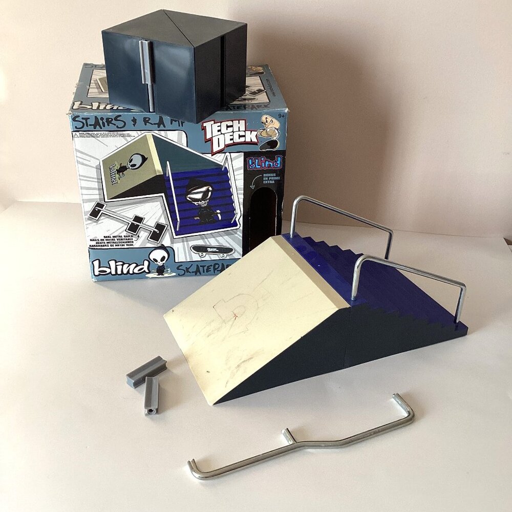 Fingerboard Skateboard Tech Deck Stairs Ramp Blind Skatepark